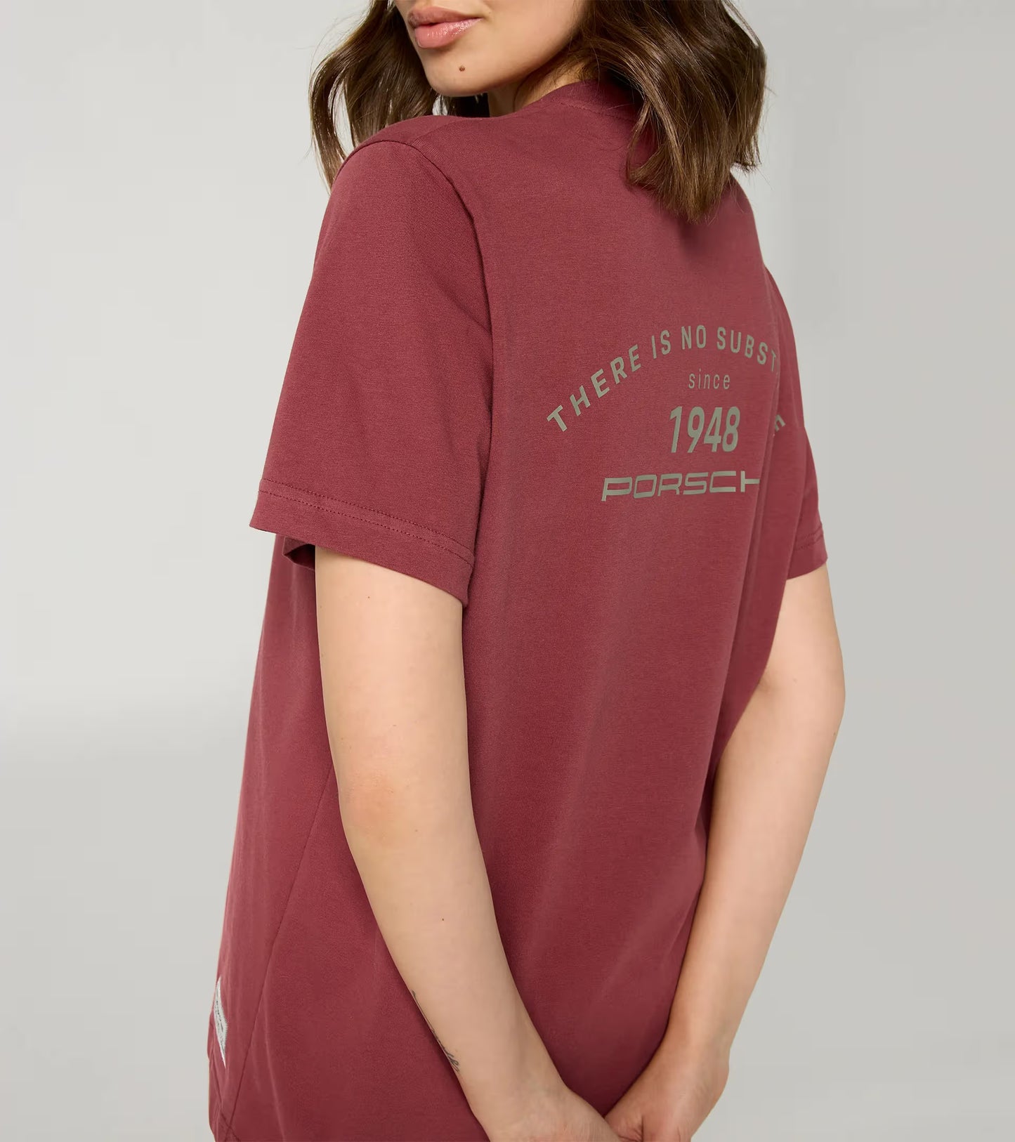 T-Shirt - M - There Is No Substitute